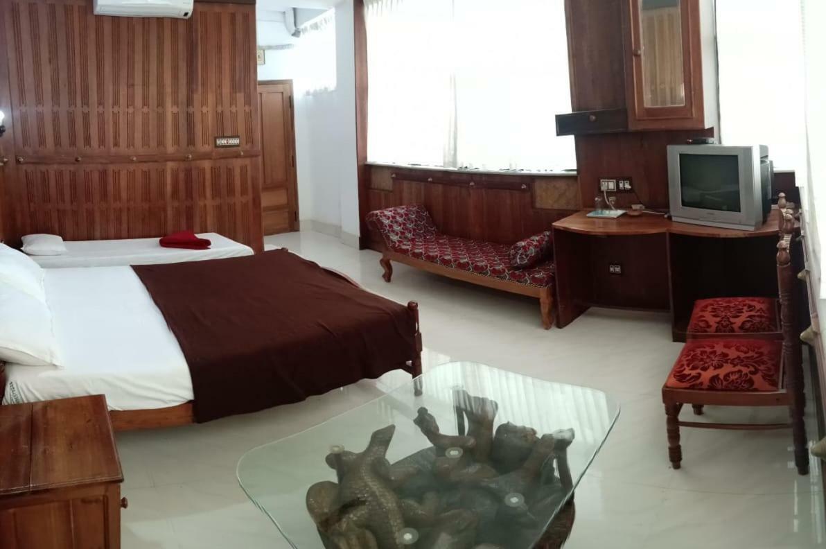 Dolphin Residency Ξενοδοχείο Thekkady Εξωτερικό φωτογραφία
